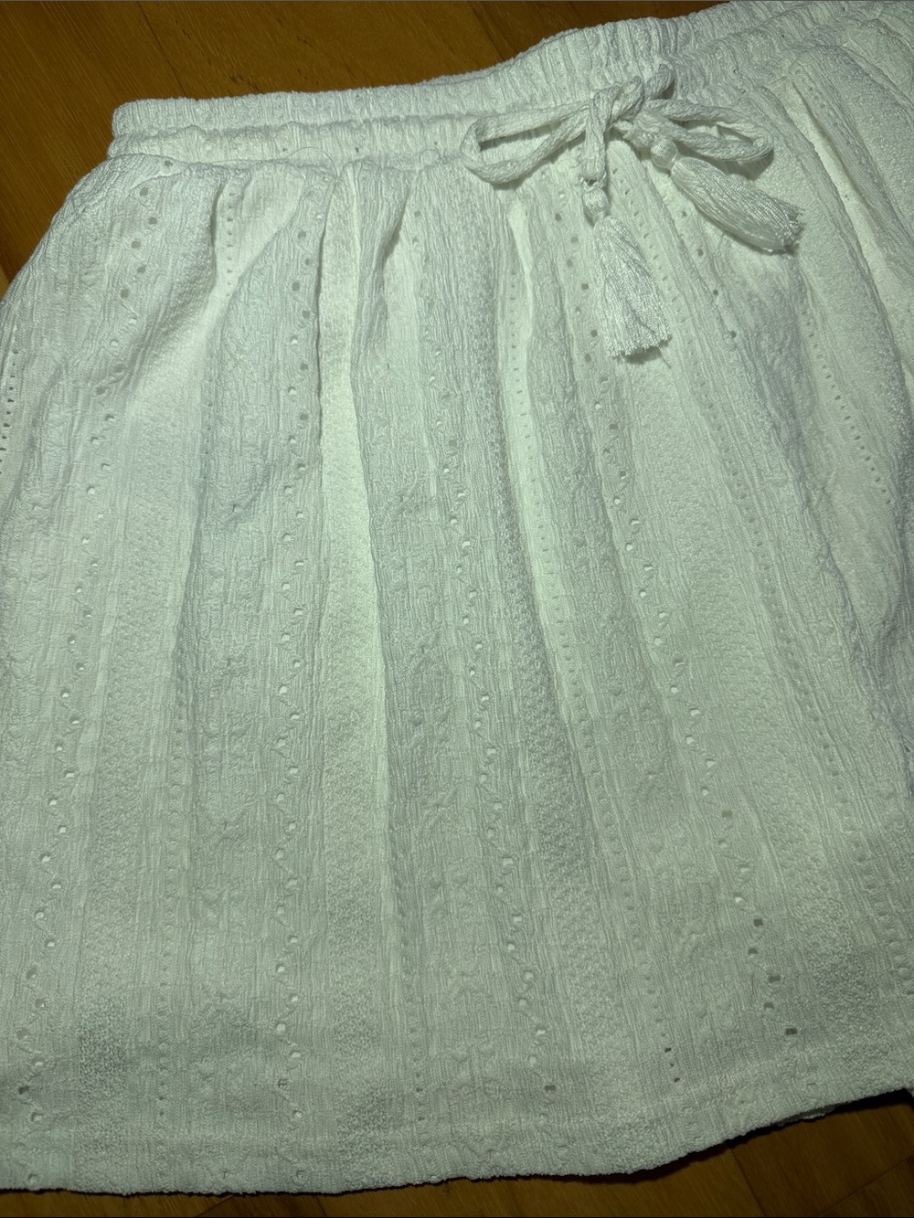 BCBGeneration Flowy Eyelet Drawstring Short - Picture 4 of 7